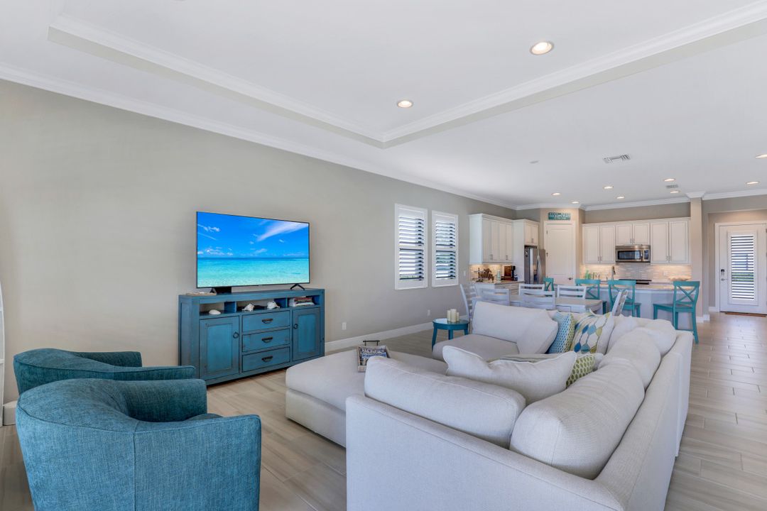 4714 Formosa Dr, Naples, FL 34119