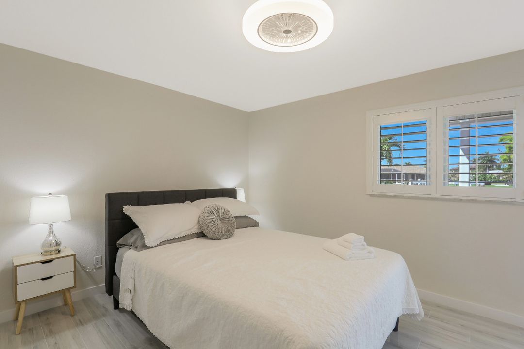 6572 E Town and River Rd, Fort Myers, FL 33919