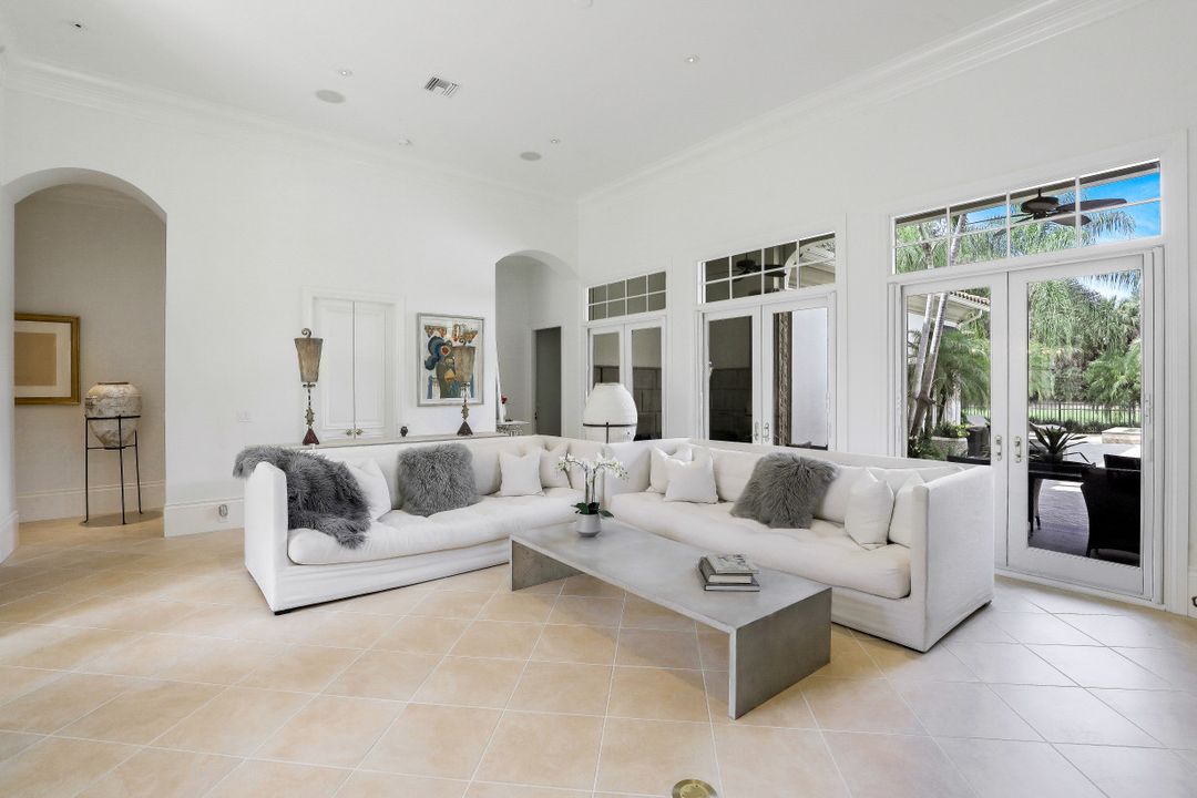 15655 Villoresi Way, Naples, FL 34110