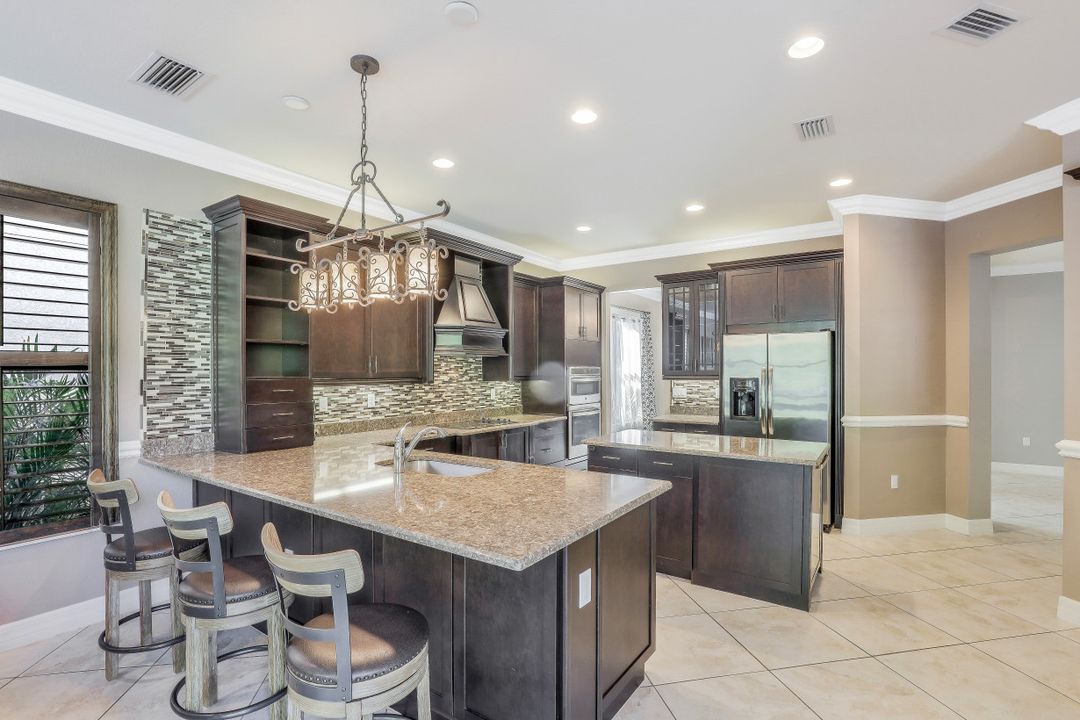 3407 Pacific Dr, Naples, FL 34119