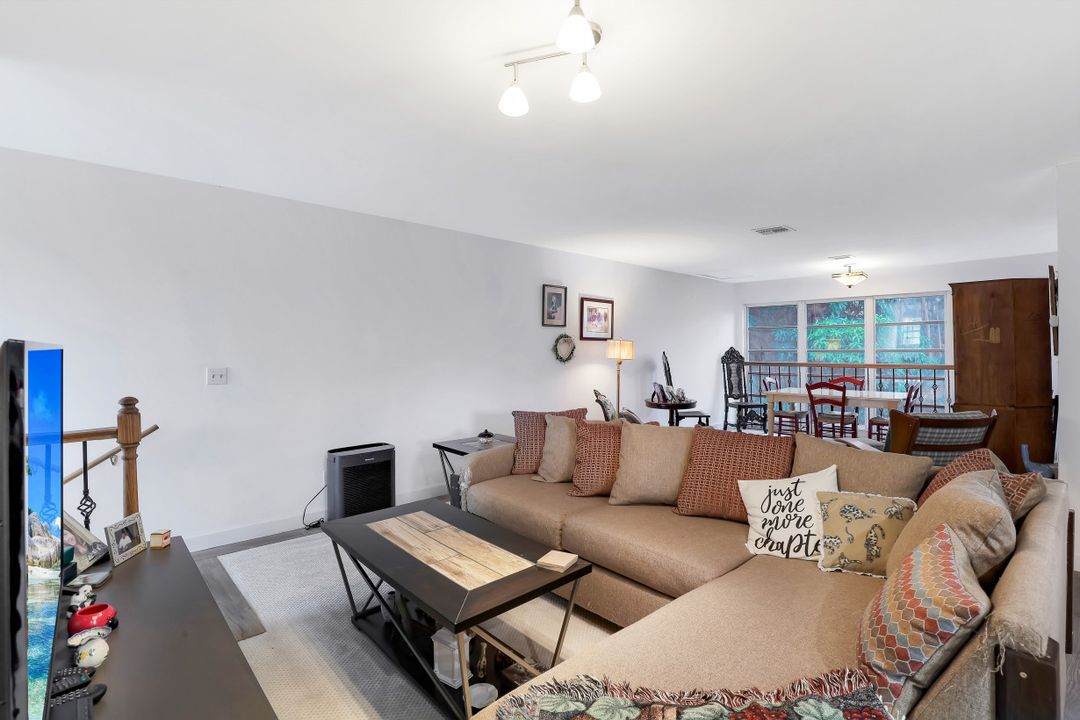 173 Bristol Ln #B, Naples, FL 34112