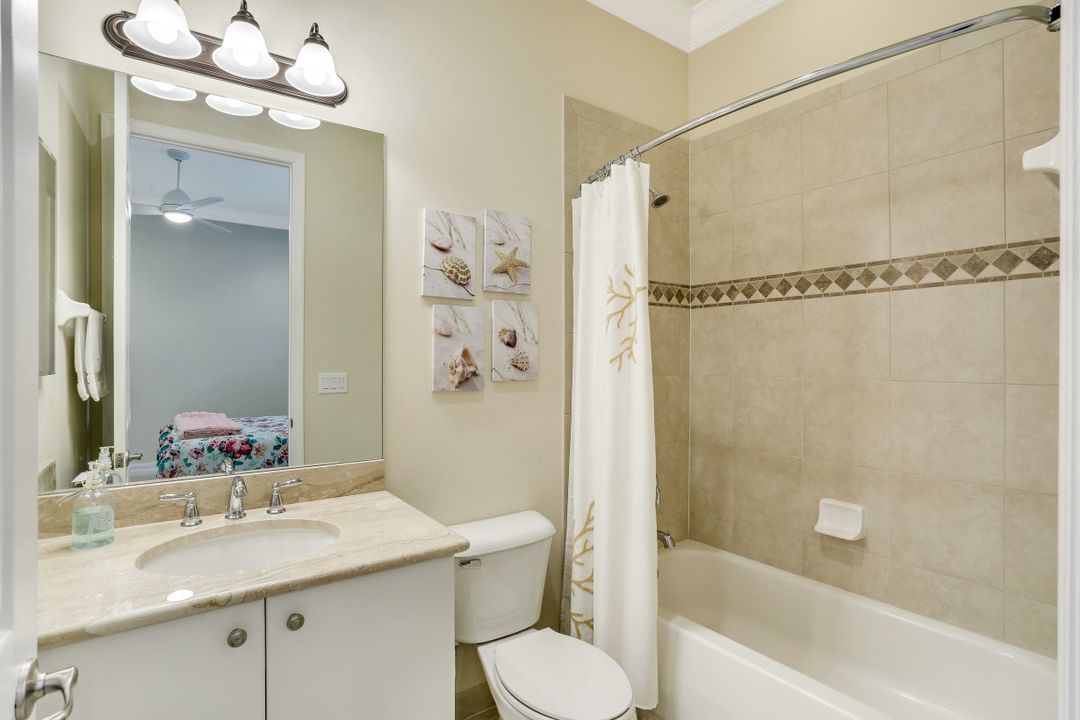 3883 Gibralter Dr, Naples, FL 34119