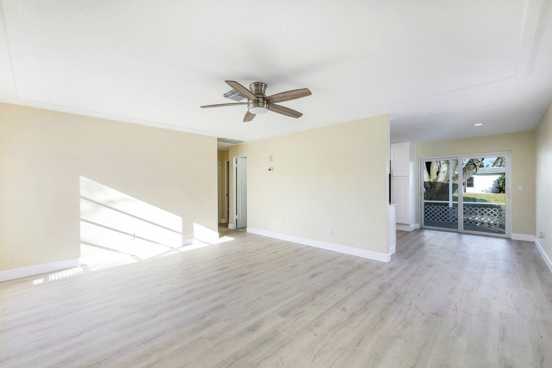 32 Knights Bridge Rd, Naples, FL 34112