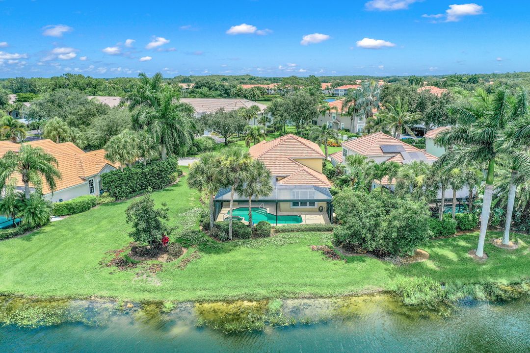 9224 Spring Run Blvd, Bonita Springs, FL 34135