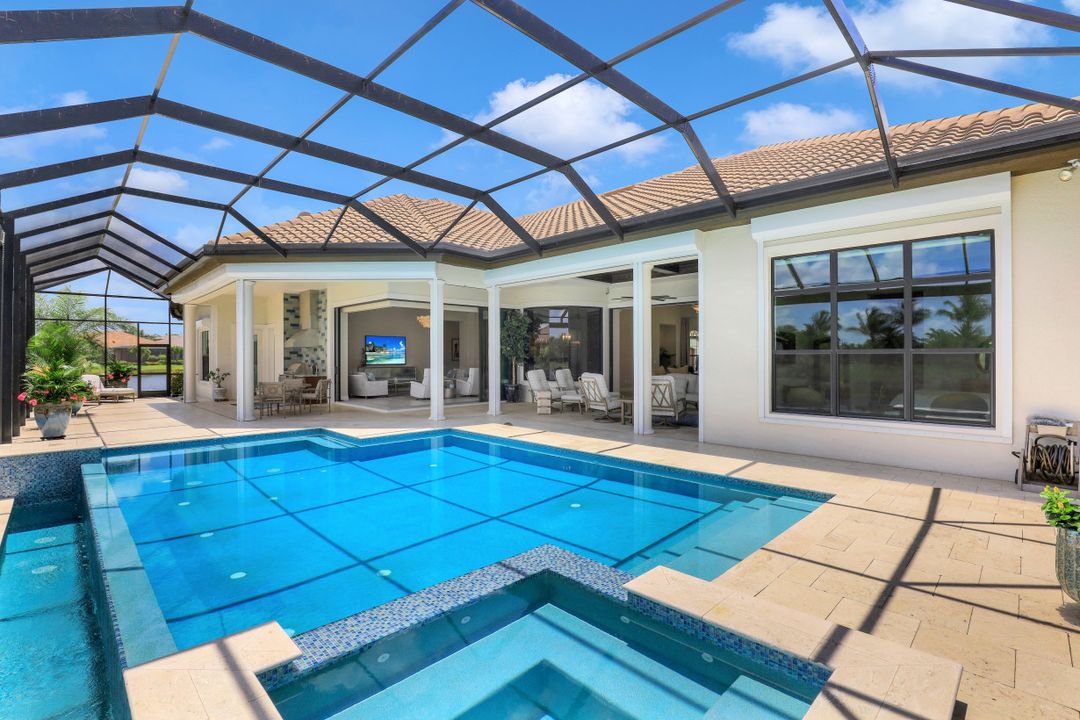 6587 Barbera Ln, Naples, FL 34113