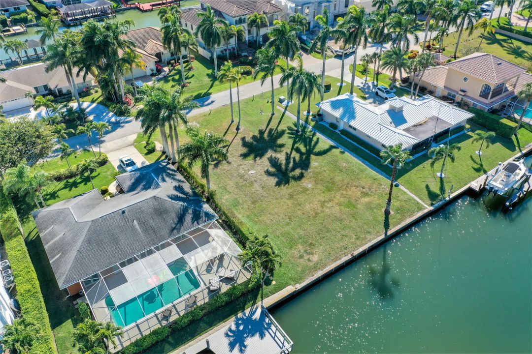 141 Channel Dr, Naples, FL 34108
