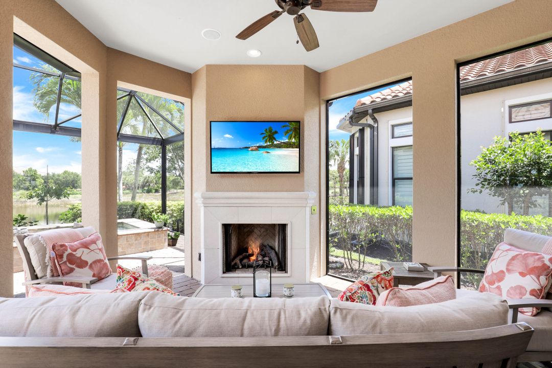 8701 Cavano St, Naples, FL 34119