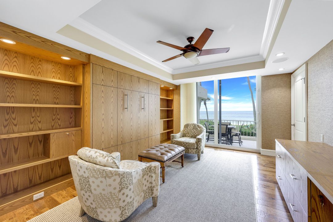 4301 Gulf Shore Blvd N #203, Naples, FL 34103