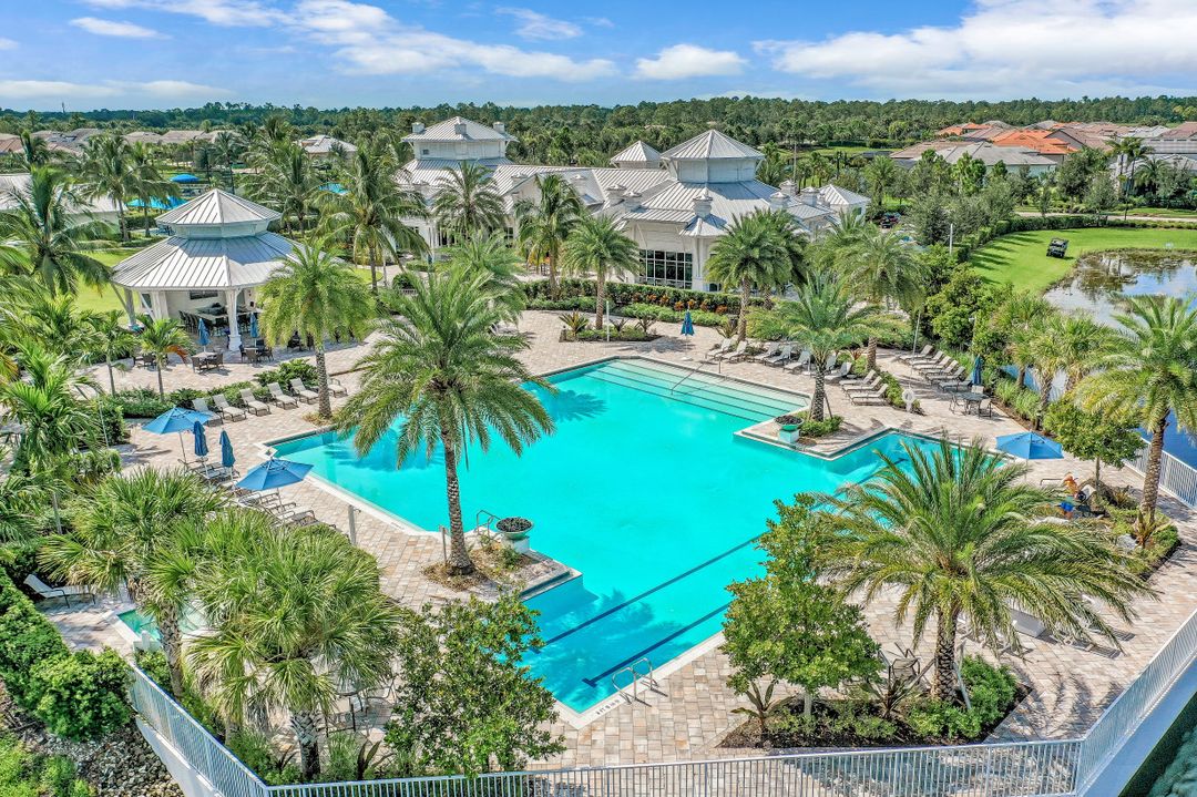 9350 Greyhawk Trl, Naples, FL 34120