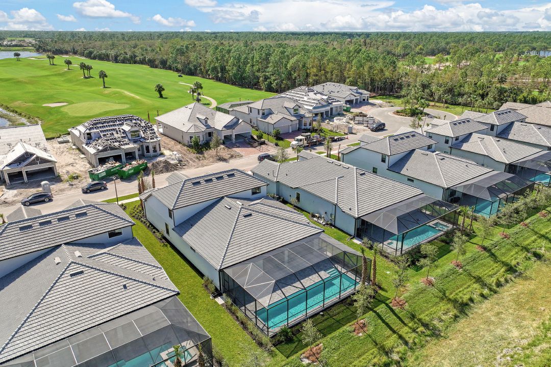 9547 Curlew Dr, Naples, FL 34120