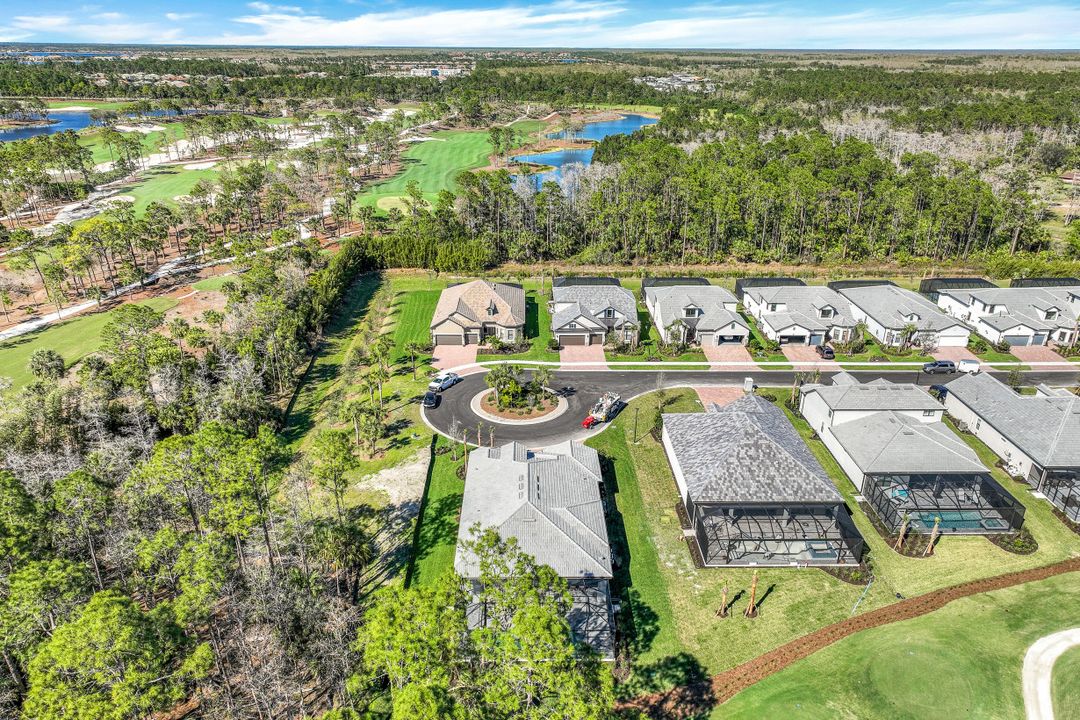 9528 Curlew Dr, Naples, FL 34120