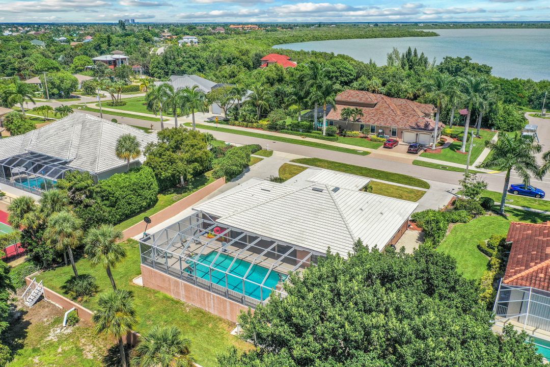 550 Inlet Dr, Marco Island, FL 34145