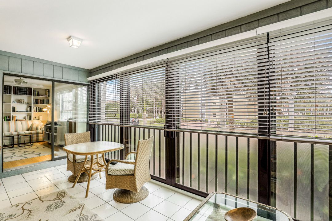 880 8th Ave S #101, Naples, FL 34102