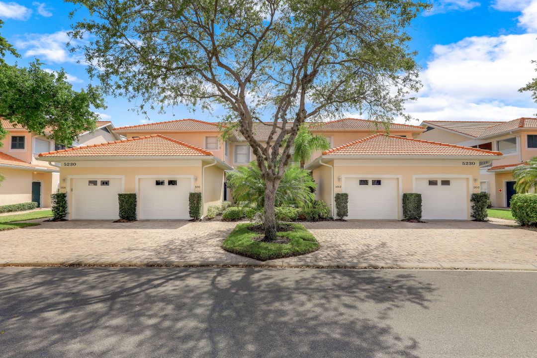 5230 Birmingham Dr #101, Naples, FL 34110
