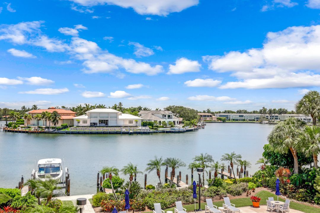 3100 Gulf Shore Blvd N #201, Naples, FL 34103