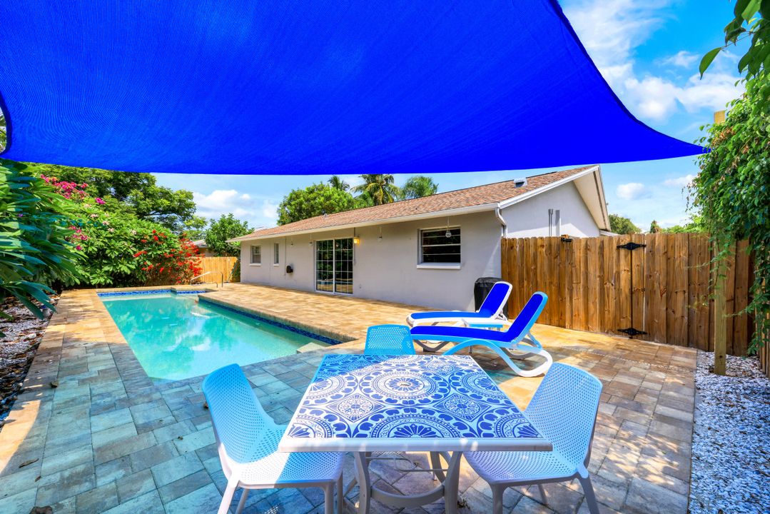 1320 Woodridge Ave, Naples, FL 34103