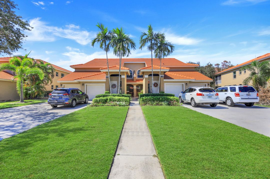 6765 Huntington Lakes Cir  #201, Naples, FL 34119