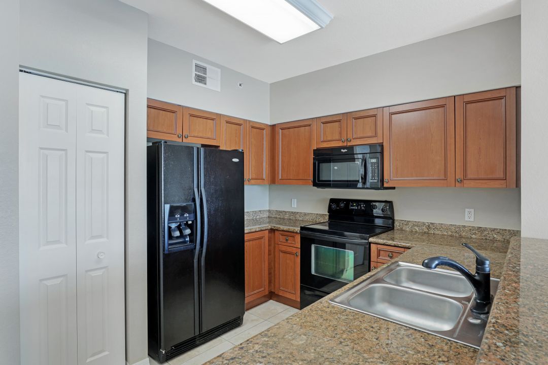 20131 Estero Gardens Cir #206, Estero, FL 33928