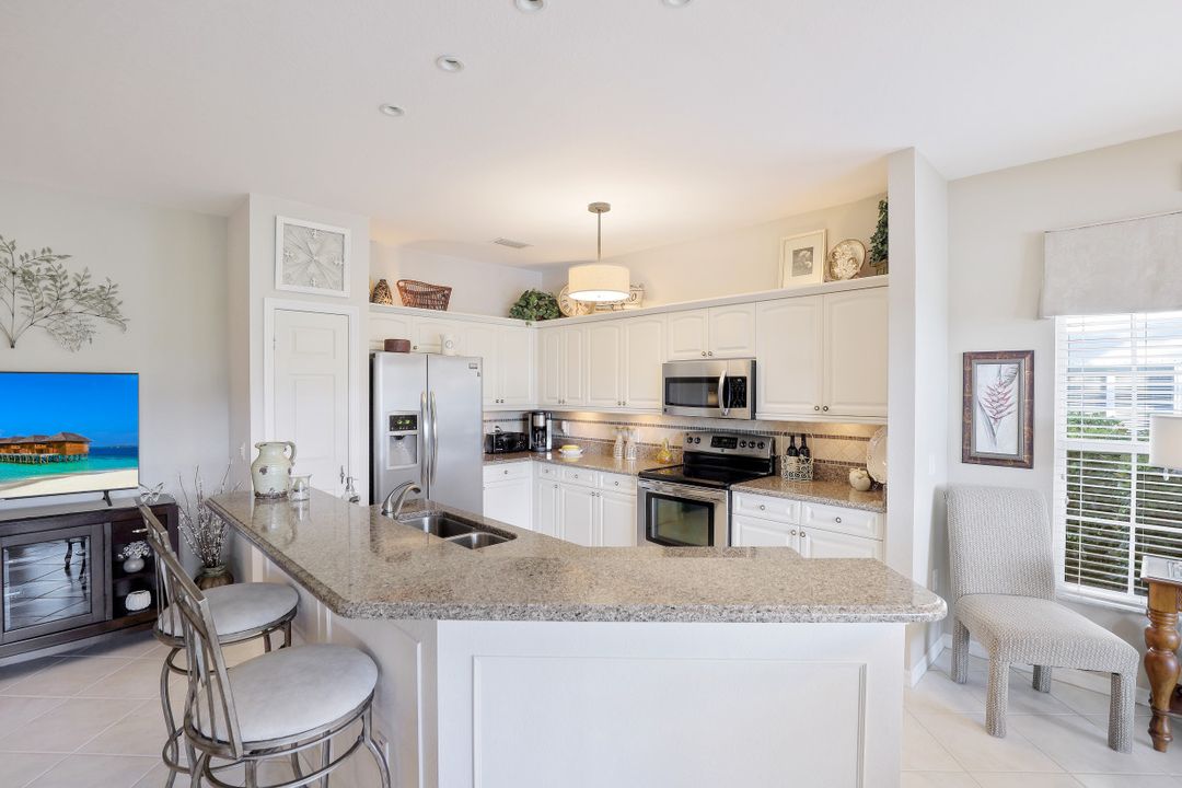 5650 Northboro Dr #101, Naples, FL 34110