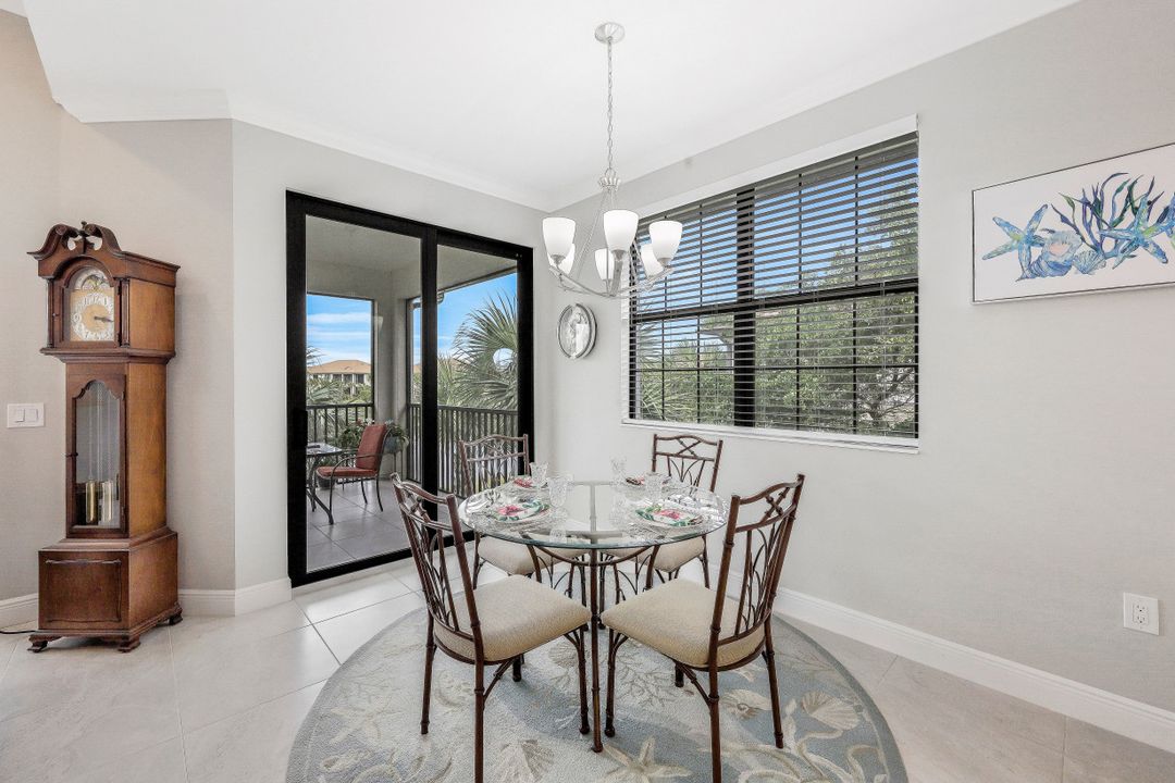 2137 Frangipani Cir #3 - 202, Naples, FL 34120