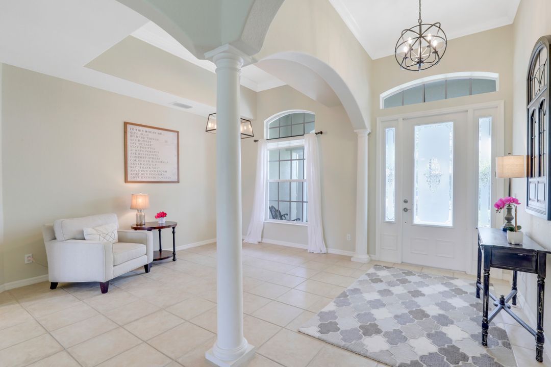 3738 Recreation Ln, Naples, FL 34116