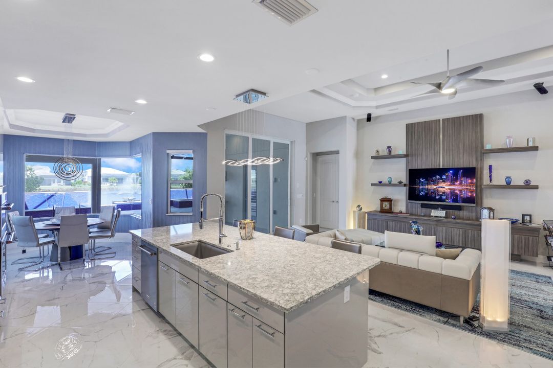8961 Mustique Ln, Naples, FL 34114
