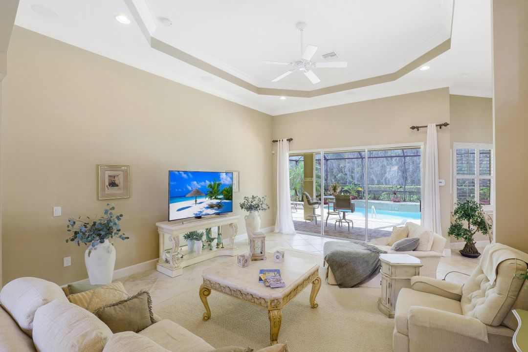 9359 Marble Stone Dr, Naples, FL 34120