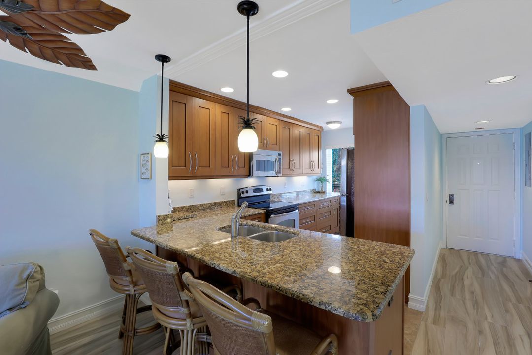 750 W Elkcam Cir #316, Marco Island, FL 34145