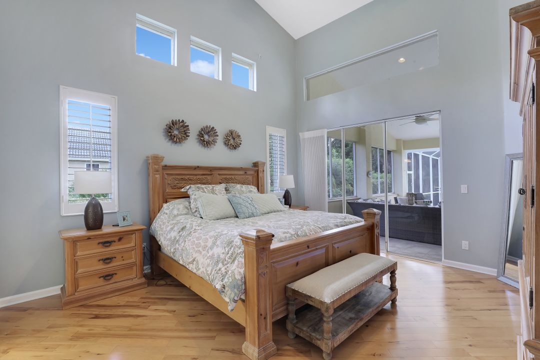 9245 The Ln, Naples, FL 34109