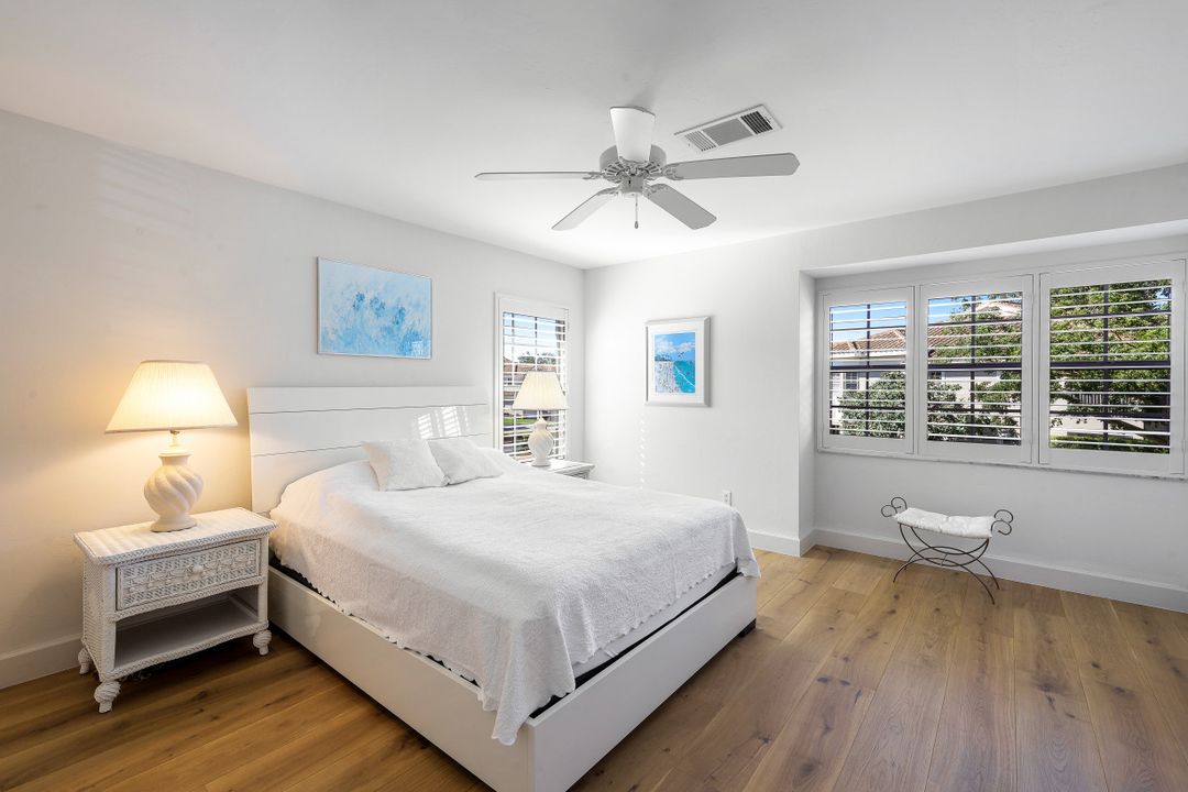 3552 Windjammer Cir #902, Naples, FL 34112