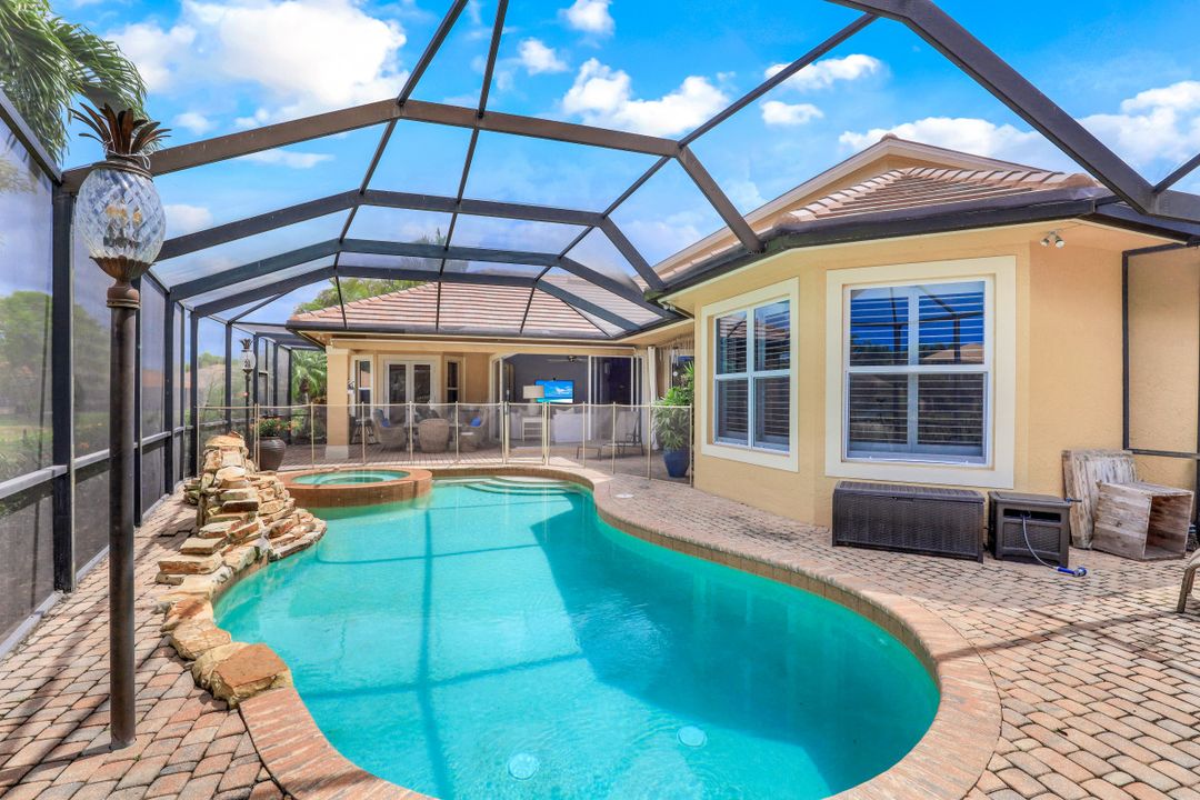 5119 Post Oak Ln, Naples, FL 34105