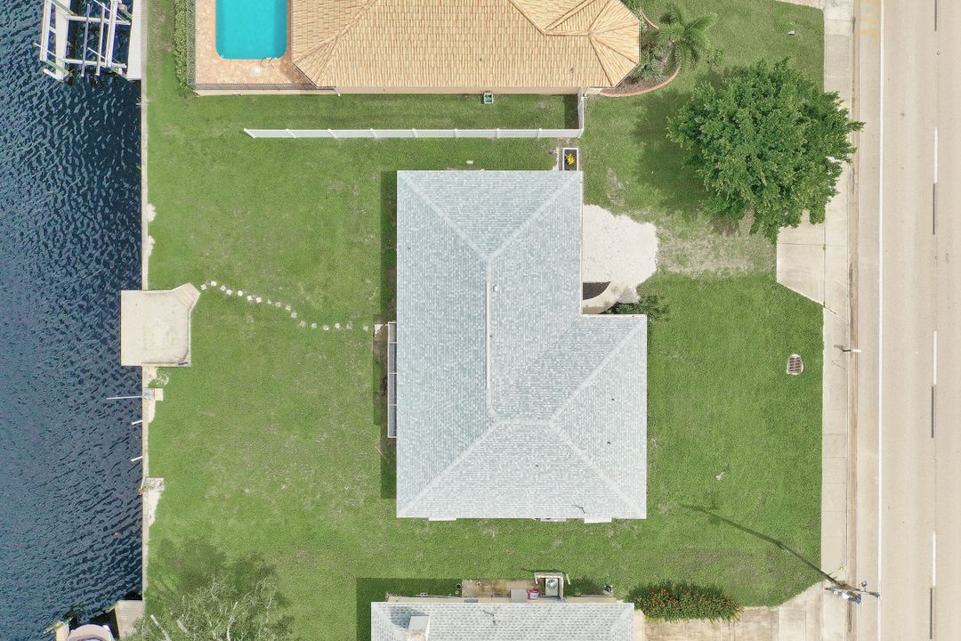 825 Lucerne Pkwy, Cape Coral, FL 33904