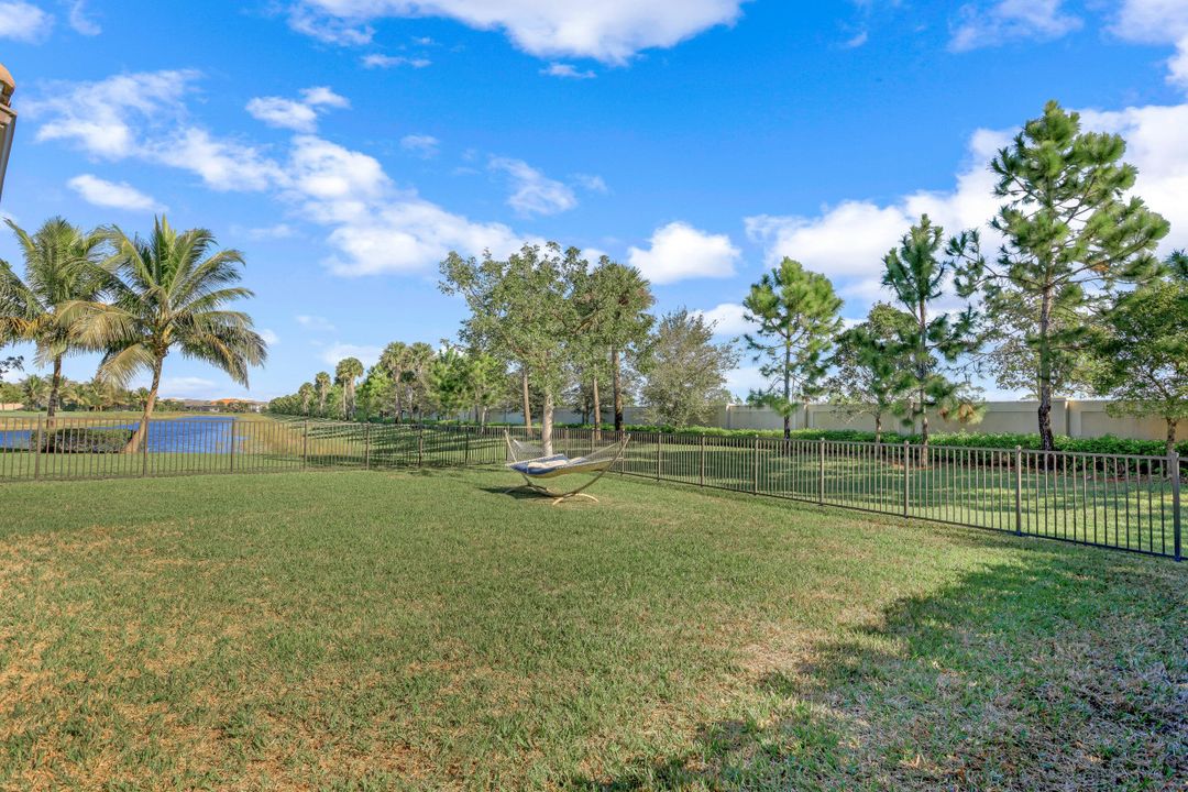 4228 Amelia Wy, Naples, FL 34119