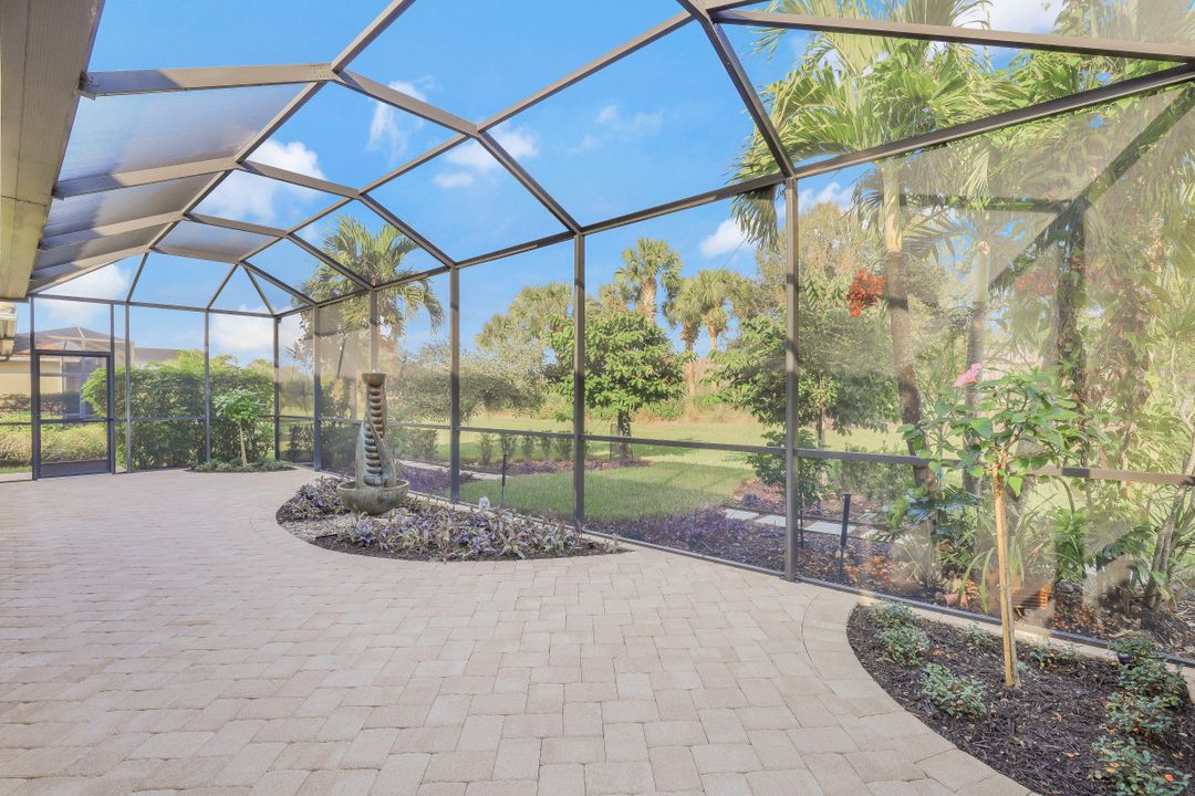 9090 Limestone Ln, Naples, FL 34120