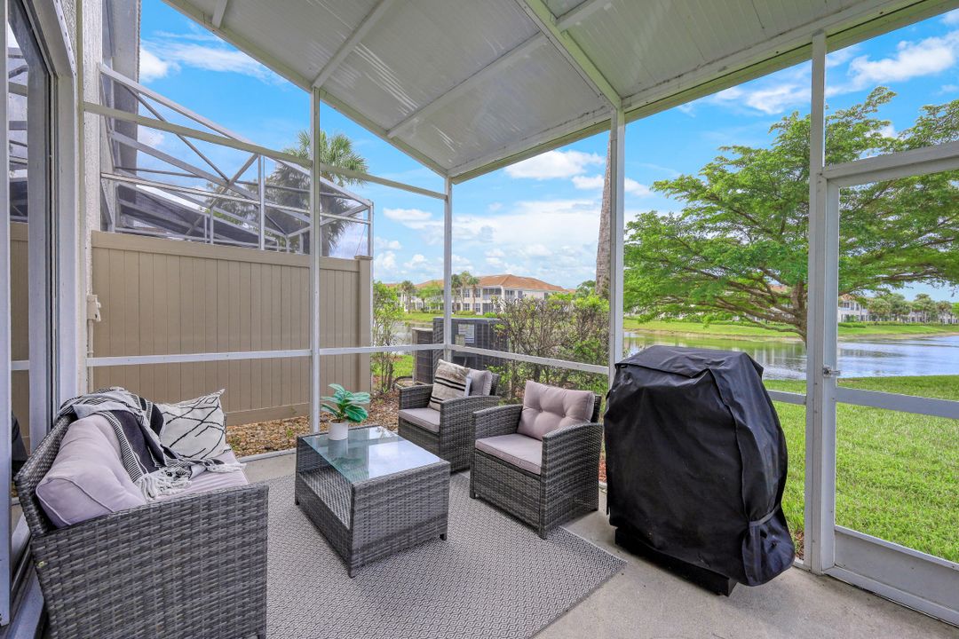 1084 Hampton Cir, Naples, FL 34105