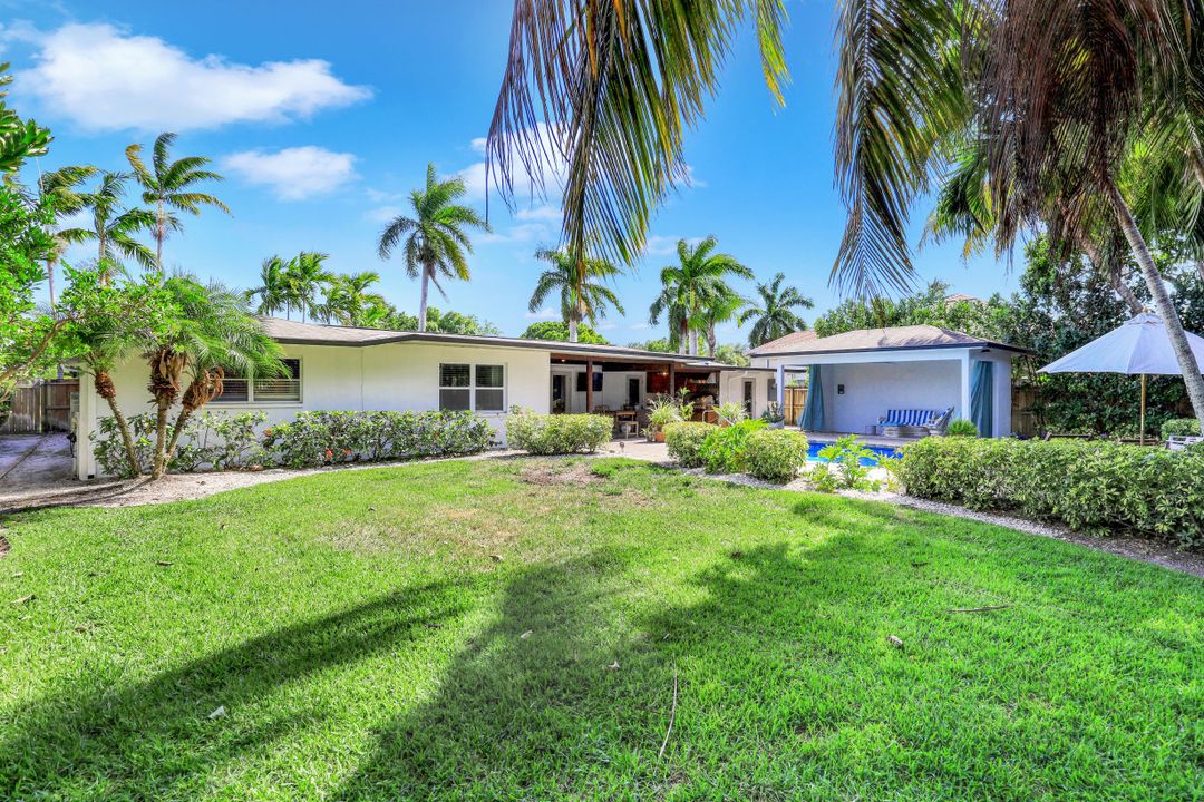 73 Wickliffe Dr, Naples, FL 34110