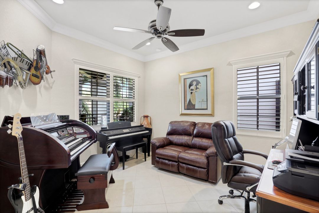 3731 Madeira Ct, Naples, FL 34119