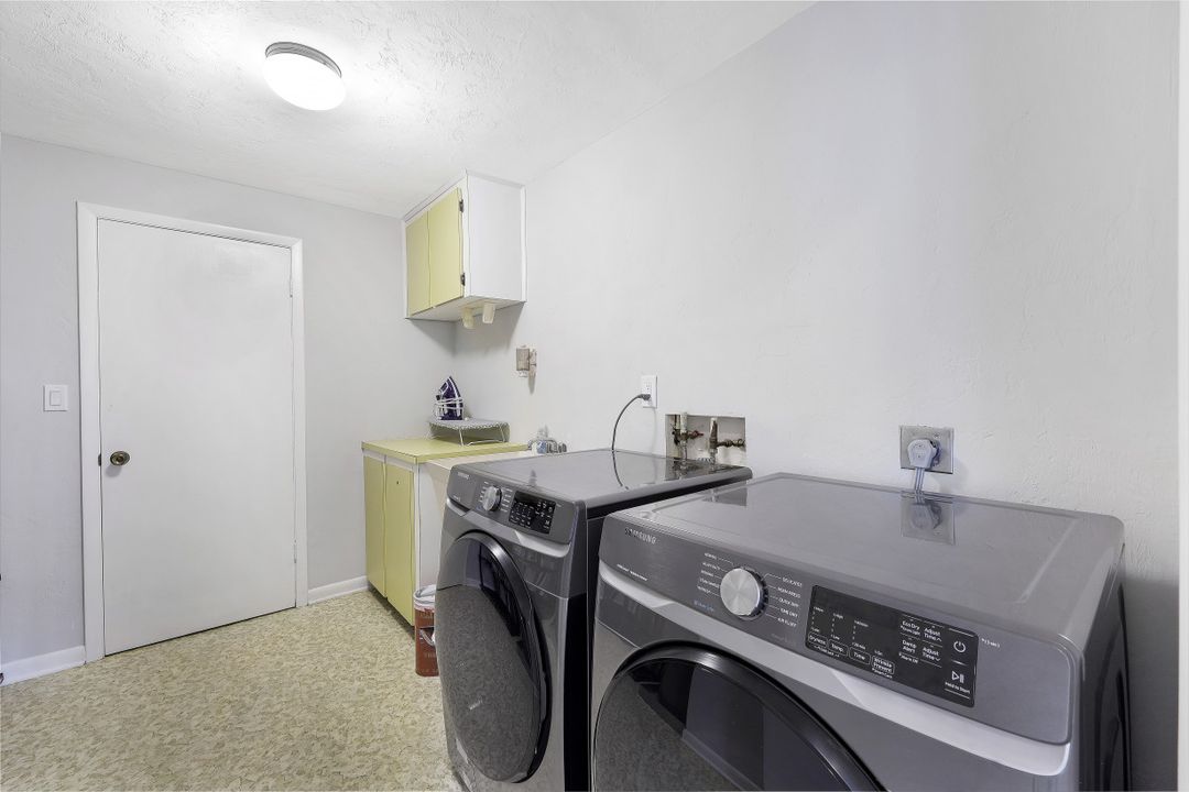 1585 Ludlow Rd, Marco Island, FL 34145