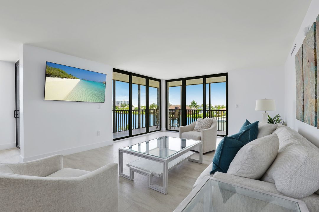 10482 Gulf Shore Dr #231, Naples, FL 34108