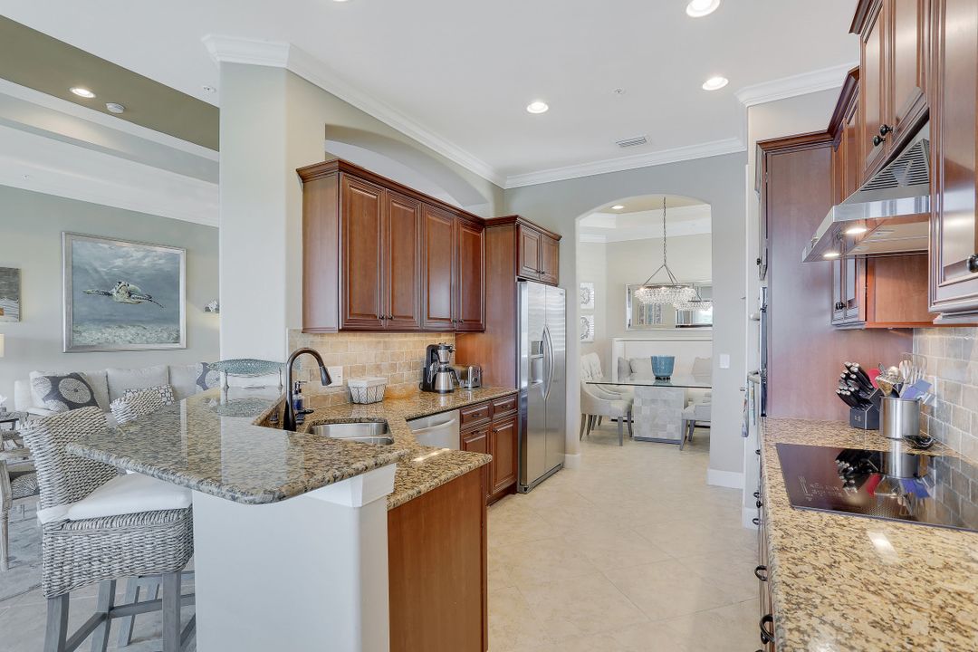 8787 Coastline Ct #201, Naples, FL 34120