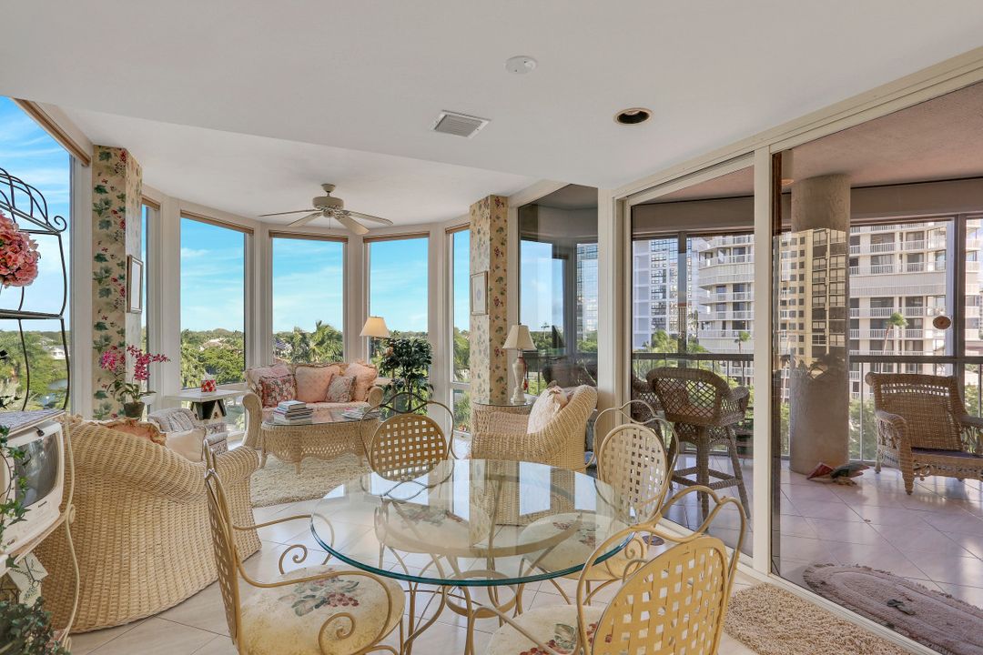 4951 Gulf Shore Blvd N #301, Naples, FL 34103