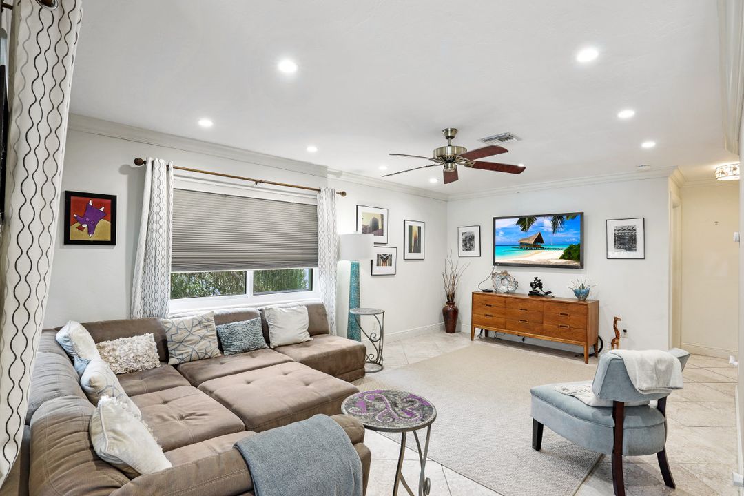 791 96th Ave N, Naples, FL 34108