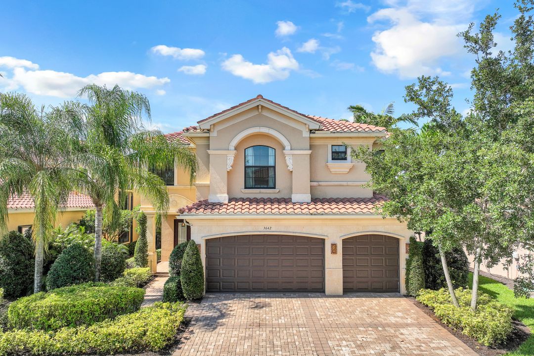 3642 Santaren Ct, Naples, FL 34119