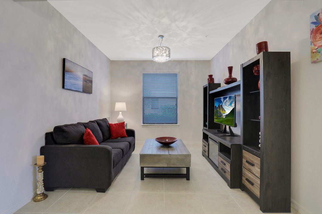 9441 Benvenuto Ct #101, Naples, FL 34119