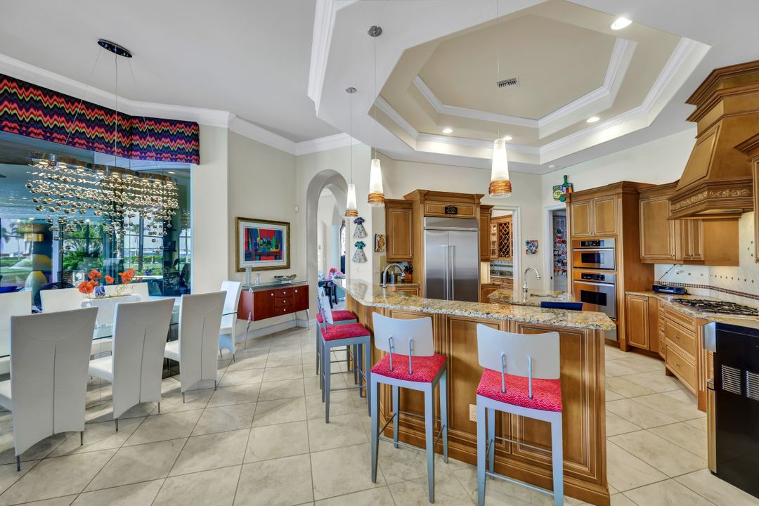 18020 Via Bellamare Ln, Miromar Lakes, FL 33913