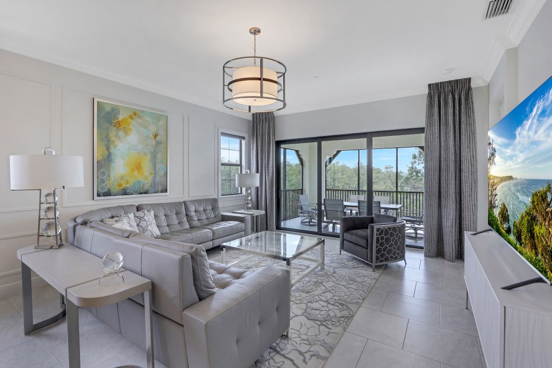 16386 Viansa Way #301, Naples, FL 34110