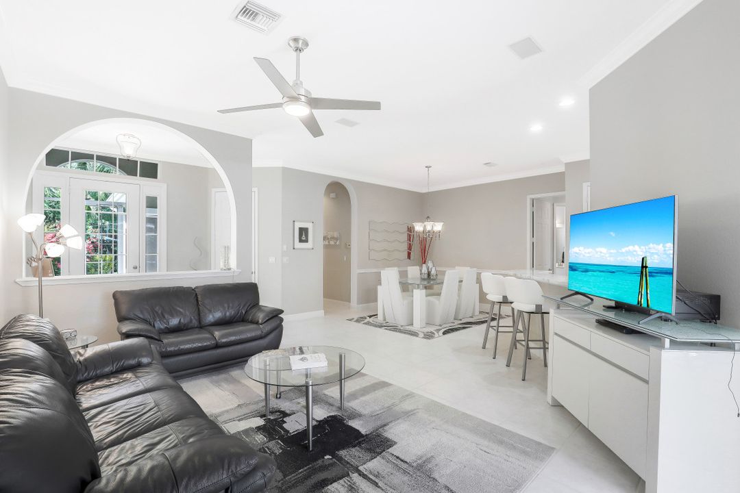 6251 Ashwood Ln, Naples, FL 34110