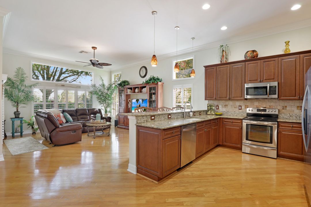 2025 Isla De Palma Cir, Naples, FL 34119