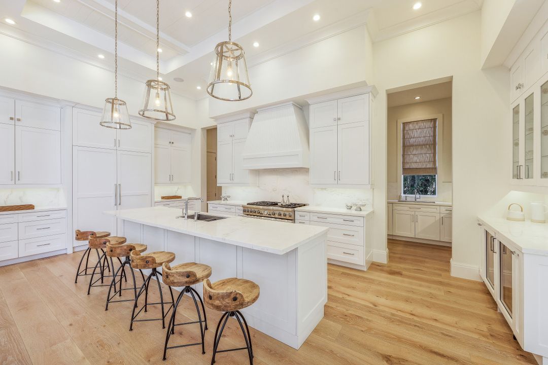 2546 Augusta Dr, Naples, FL 34109