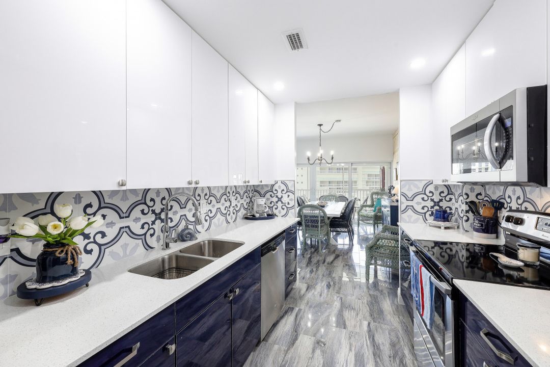 1 Bluebill Ave #803, Naples, FL 34108